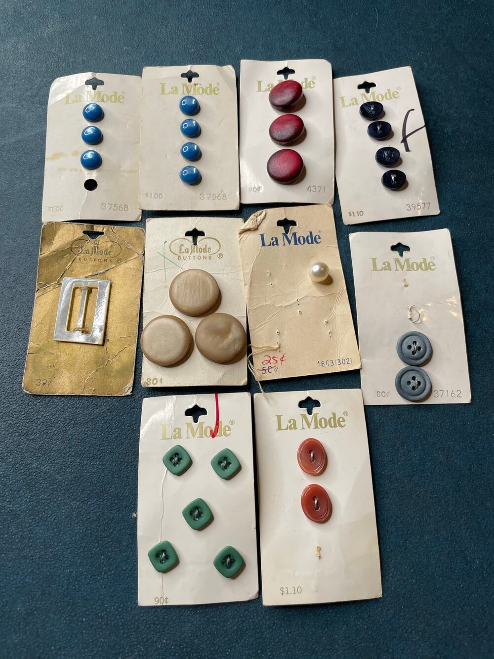 VTG Lot of La Mode Sewing Buttons on Cards Variety Sizes and Colors Craft